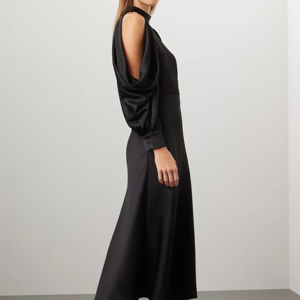 Arias New York Halter Neck Dress - Picture 5 of 15